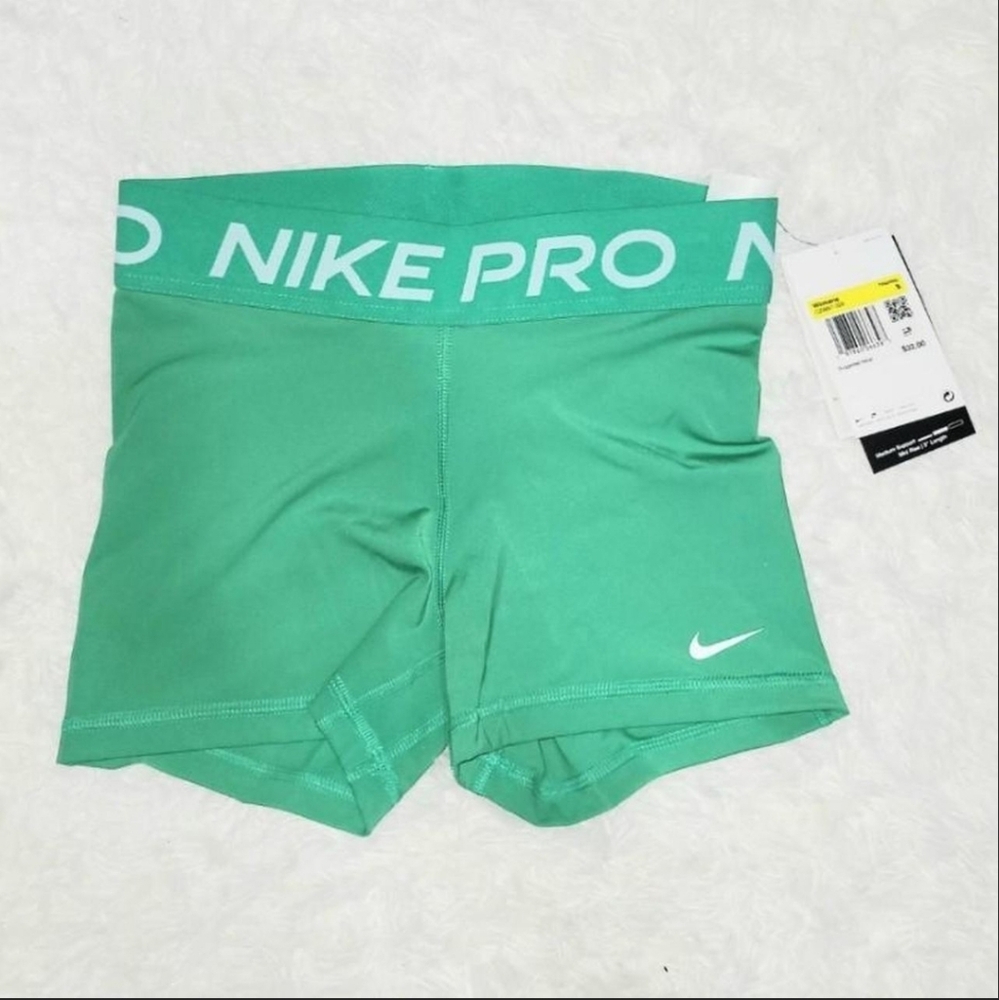 Nike Pro Shorts Green With 3" Inseam Women's US Small! ✨️ NWT